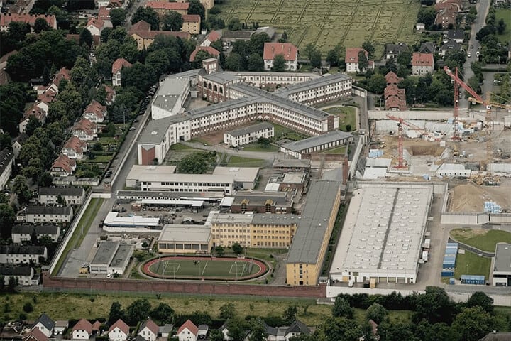 B. Lütkenhaus GmbH - Aquis Plaza